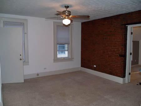 PA301419-011_jpg